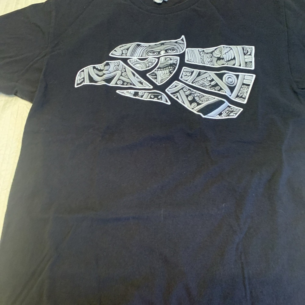 Umbrand Men Black Azteca Figure Graphic T-Shirt Crew Neck Short Sleeve L